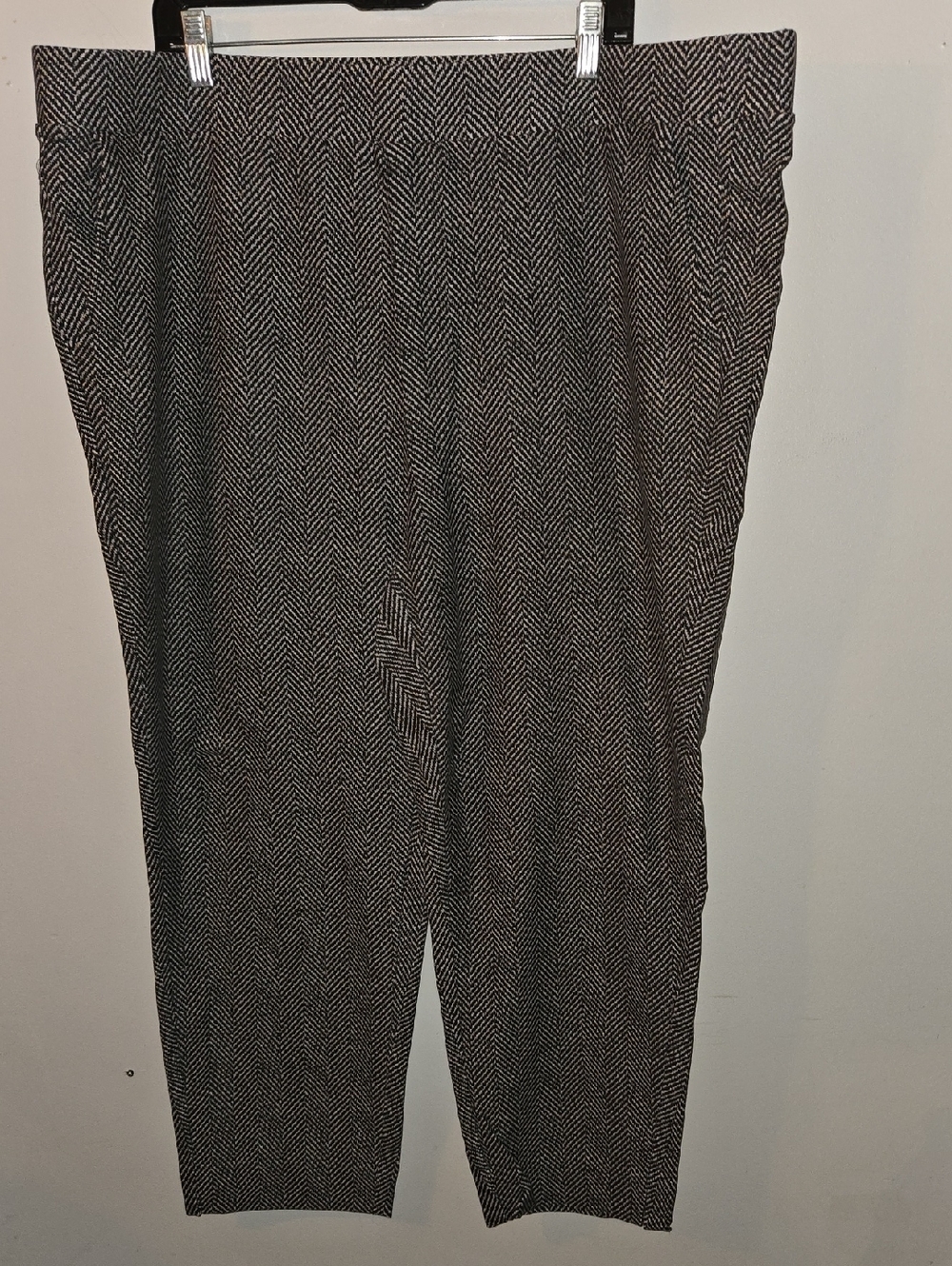 torrid Black & White Herringbone Cropped Pants